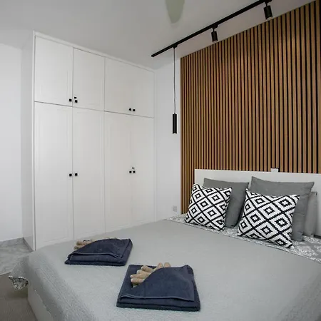 Διαμέρισμα Mycyprusstay - Jo's Lovely 2 Bedroom Modern Πάφος