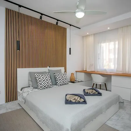 Apartman Mycyprusstay - Jo's Lovely 2 Bedroom Modern Paphos