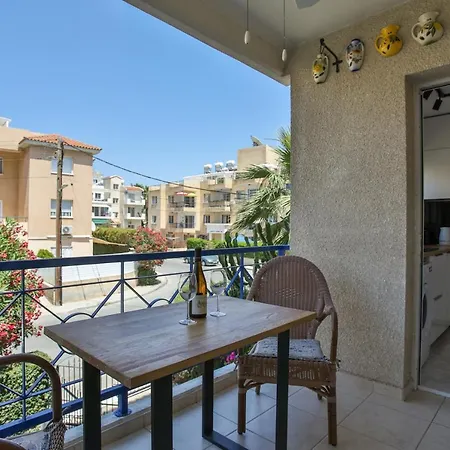 Mycyprusstay - Jo's Lovely 2 Bedroom Modern Paphos
